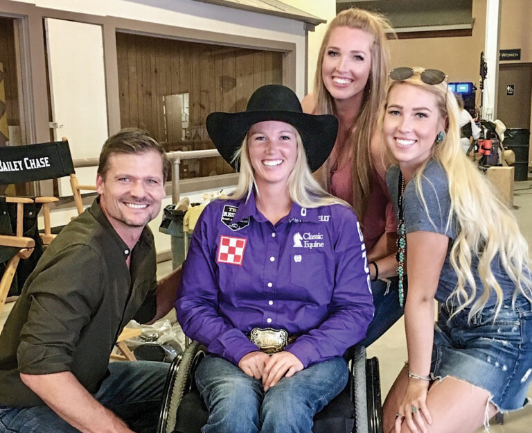 horseandrider_amberley_snyder