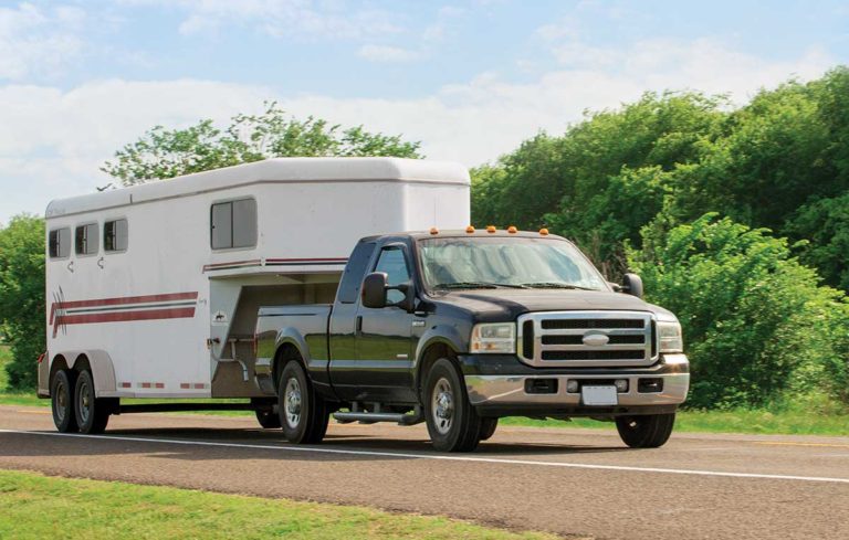 HR-171100-TRAILERING-01-Opener