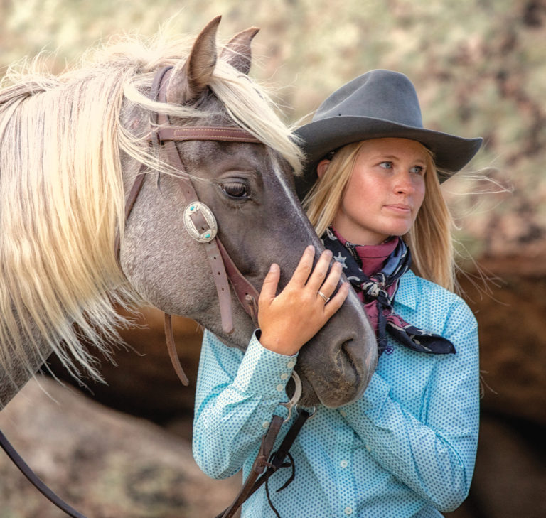 HR-20FALL_Horsekeeping_03