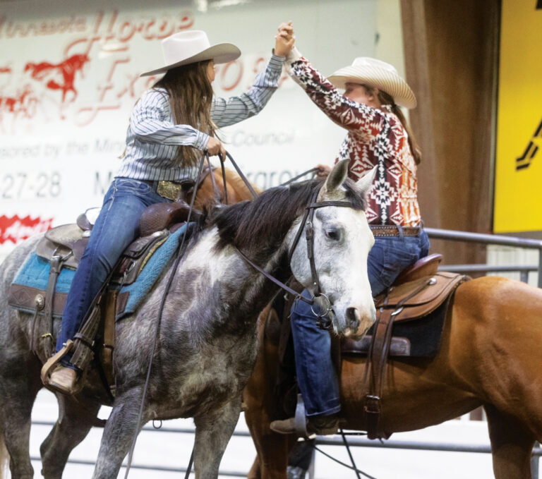 HR_25FALL_Travel_Top-Hand-Cowgirl_02